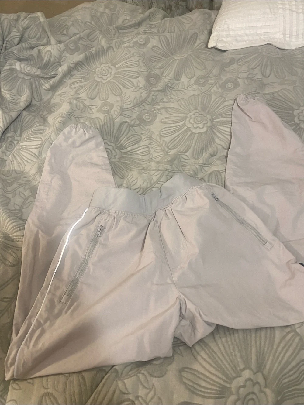 Alo yoga S joggers excellent like new